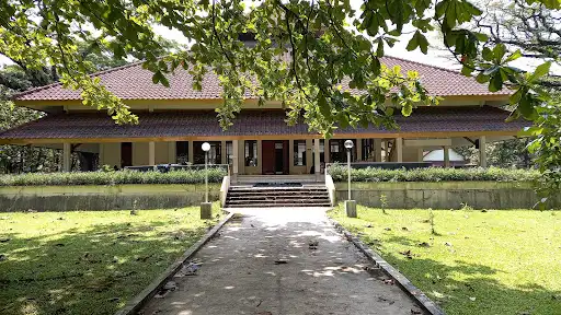 Bangunan Masjid Al-Fithrah
